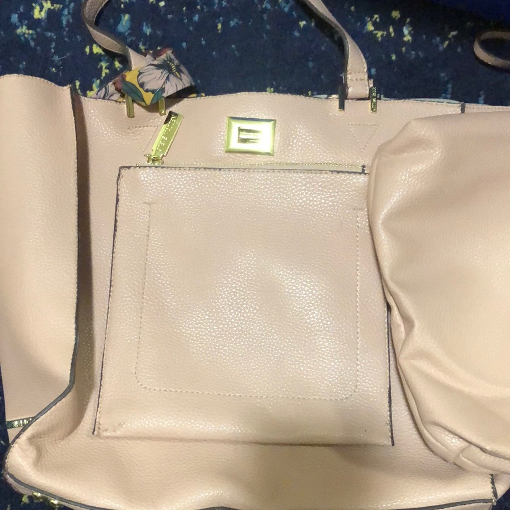 Purse with makeup bag that matches